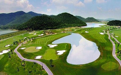 Golf in Central Vietnam with Luxury Tours and Exclusive Packages